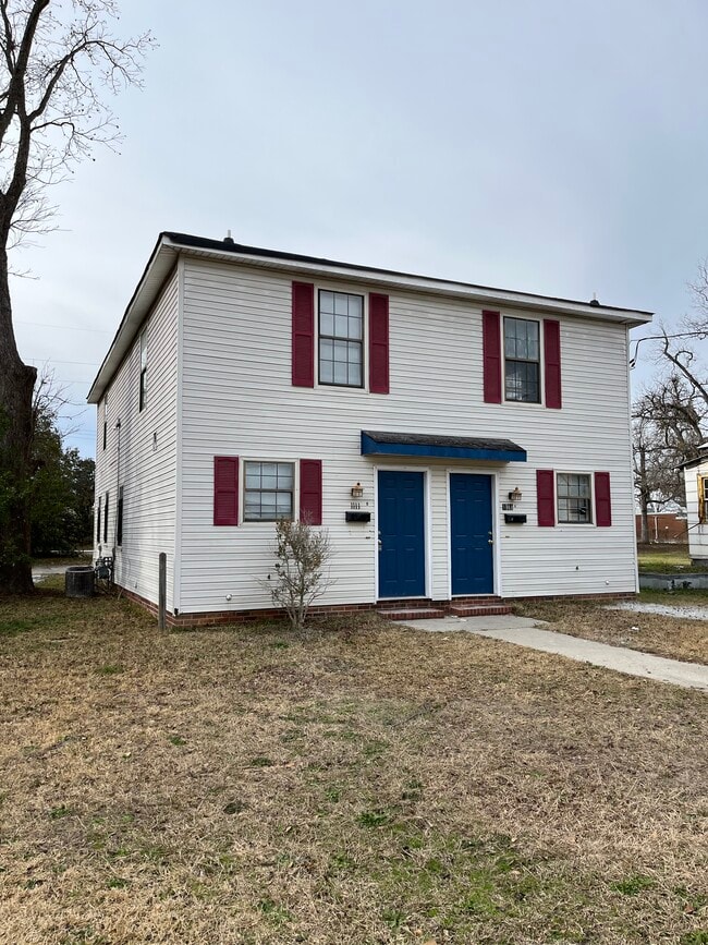 Building Photo - 1111 Emmett St