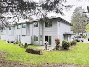 Building Photo - 7261-7140 140 St