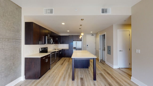 Interior Photo - Channel Mission Bay