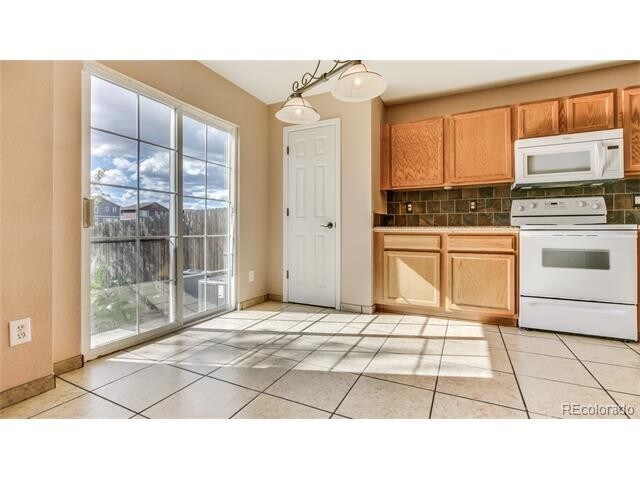 Building Photo - REMODELED with new flooring and new paint