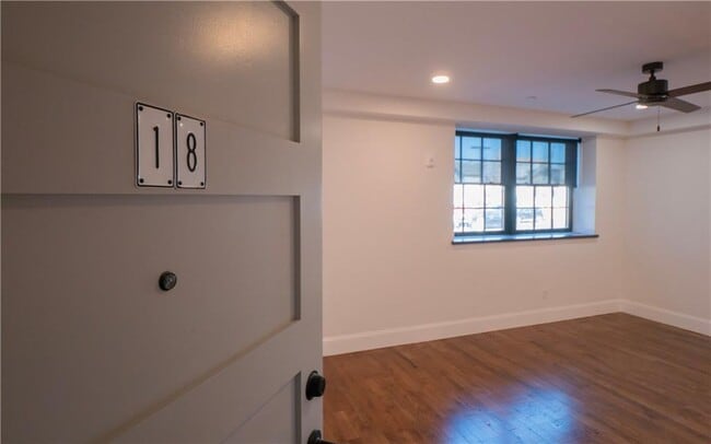 Foto del edificio - 15 Cranston Ave