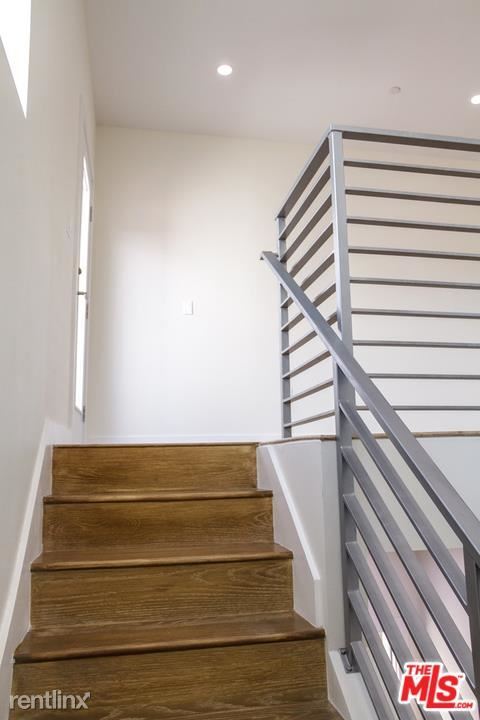Foto del edificio - 4 br, 3 bath Condo - 4632 1/2 W 18th St