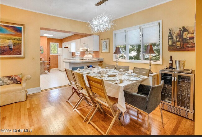 Building Photo - 1 Clarence Ave