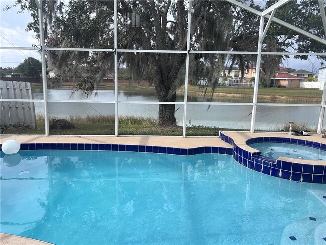 Foto del edificio - 2608 Spring Hill Dr