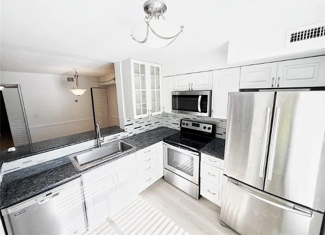 Photo - 709 Gardens Dr Apartment