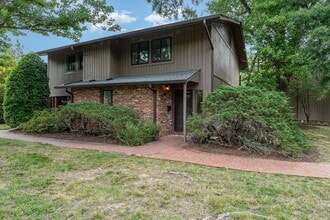 Building Photo - 1408 Oak Tree Dr