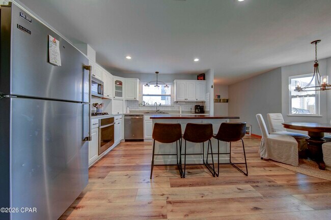 Building Photo - 1007 Cypress Ave