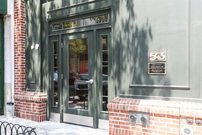Building Photo - 543 Main St