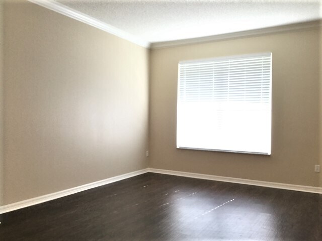 Building Photo - 932 Jade Forest Ave