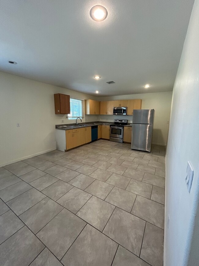 Building Photo - 2828 E Chipman Rd