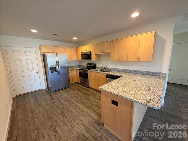 Building Photo - 4013 Eugene Dr