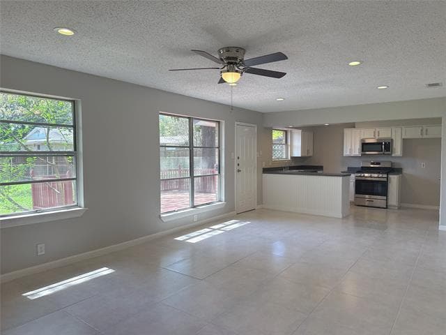 Building Photo - 1229 Evergreen Dr