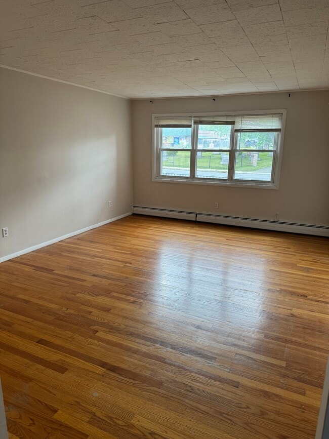 Building Photo - 61 Vandenburgh Ave