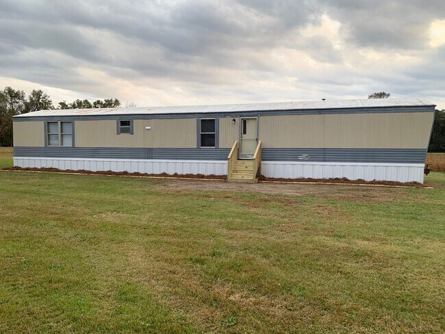 Foto del edificio - 3 BR, 2 BA Single Wide on Private Lot *Pri...