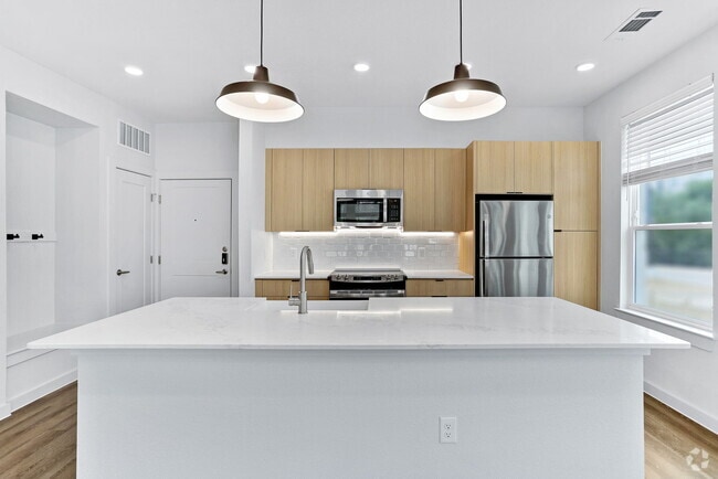 Building Photo - The Reserve at Alamo Ranch