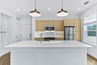 Building Photo - The Reserve at Alamo Ranch