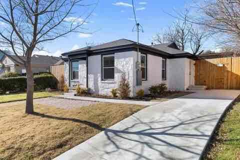 Building Photo - 2521 Amelia St