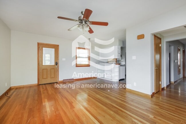 Building Photo - 4728 Roosevelt Ave