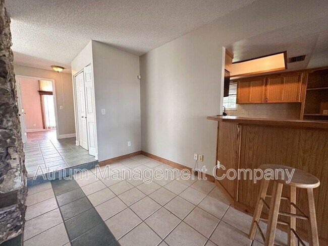 Foto del edificio - 105 Brierwood Dr