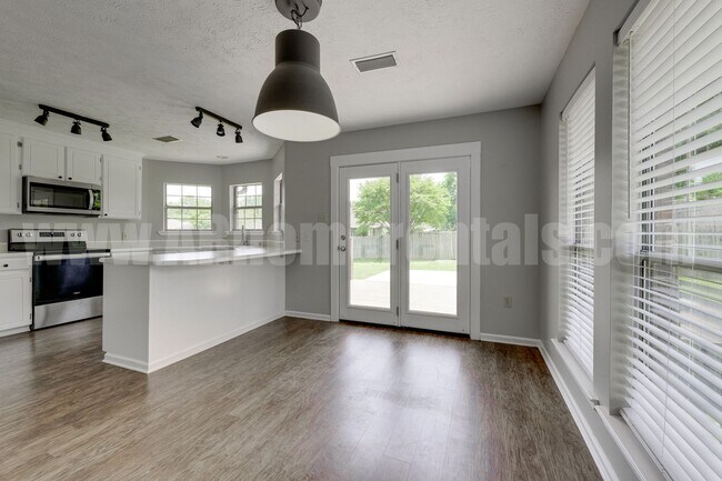 Foto del edificio - 2765 Archer Ln
