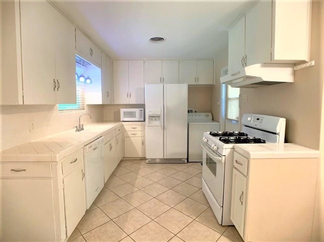 Building Photo - 5201 Brookdale Ln