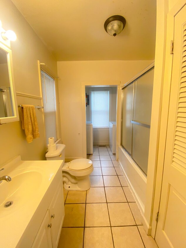 Foto del edificio - Remodeled 2 Bedroom/1 Bathroom House