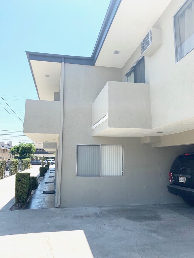 Foto del edificio - 8111 Stewart and Gray Rd