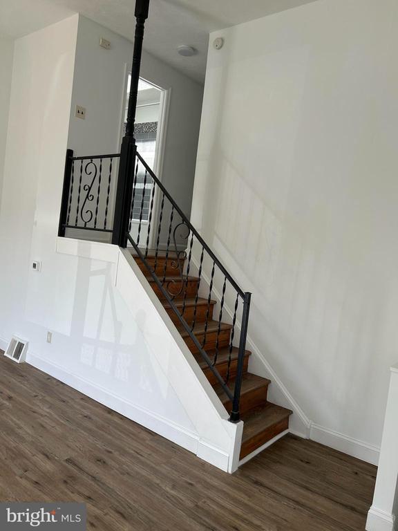 Building Photo - 126 Fronefield Ave