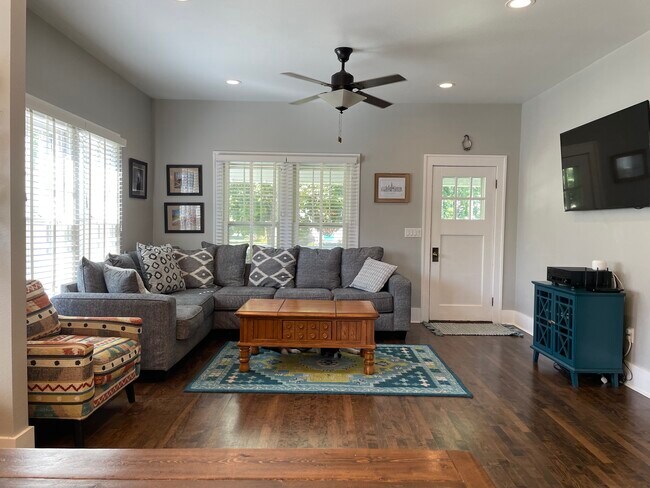 Foto del edificio - 732 N Milwaukee St