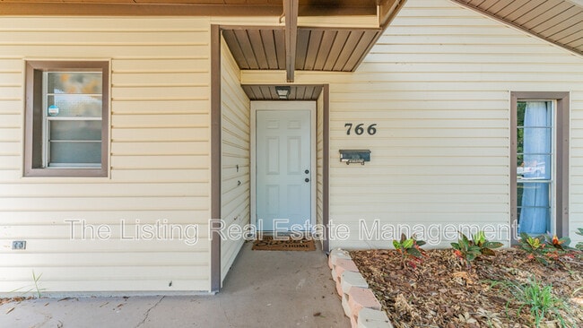 Building Photo - 766 91st Ave N