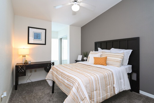 4BD, 4BA - Townhome - Standard Bedroom - University Townhomes at Charlotte