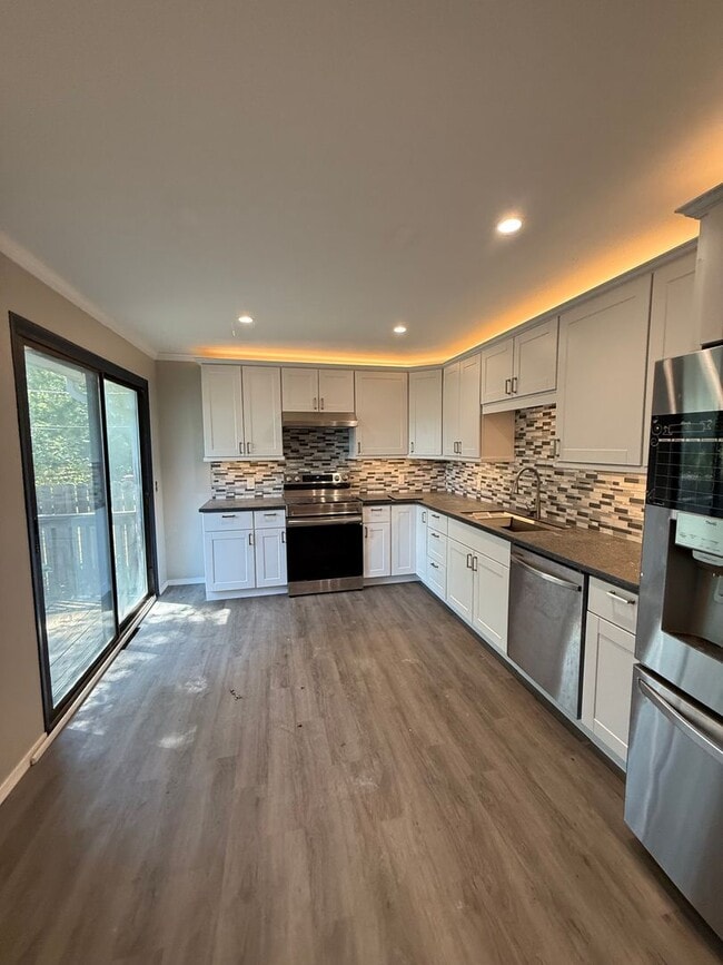 Foto del edificio - Charming Updated Home with Modern Kitchen ...