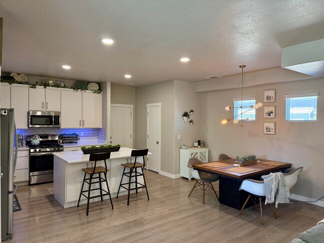 Foto del edificio - 4997 W Daybreak Pkwy