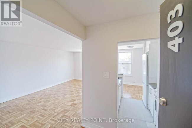 Photo du bâtiment - 1545 Bathurst St