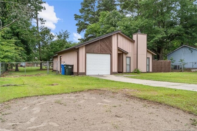 Building Photo - 920 Inglewood Ln