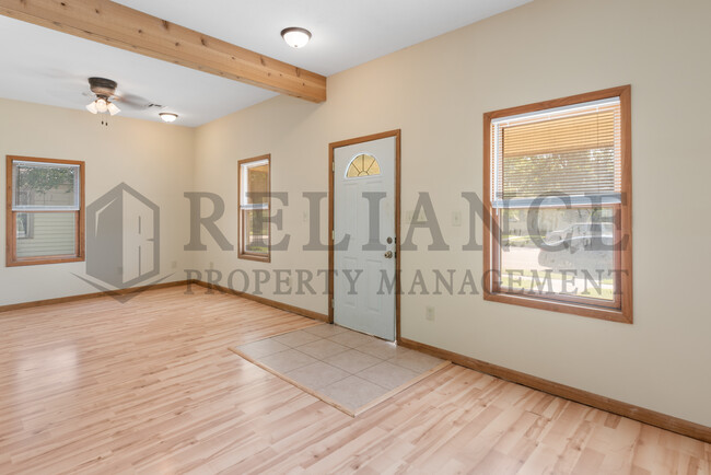 Building Photo - 203 N Ohio St