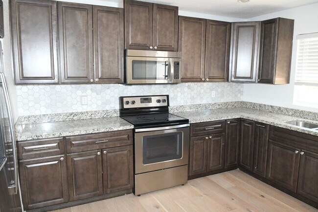 Building Photo - 8681 E Latham St
