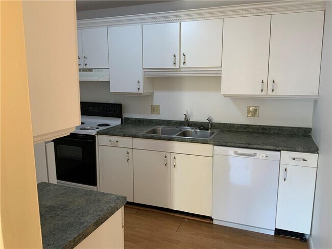 Foto del edificio - 23 Village Ct