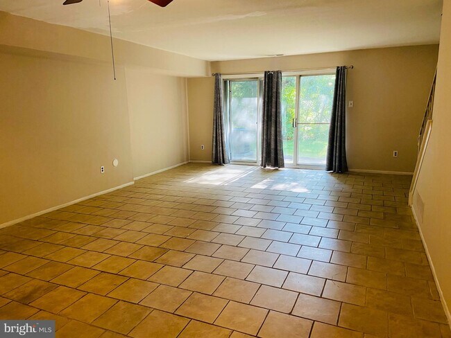 Building Photo - 21 Cavendish Dr