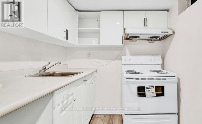 Building Photo - 56 Tahir St