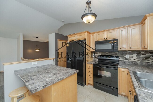 Foto del edificio - 3870 McIntosh Dr NW