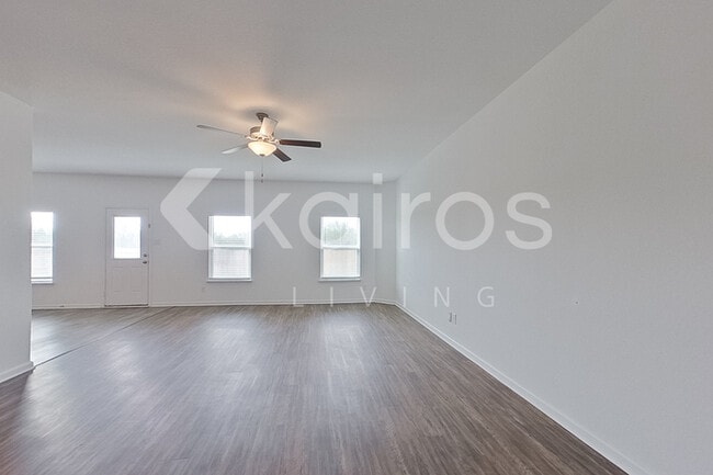 Building Photo - 946 Shady Brk