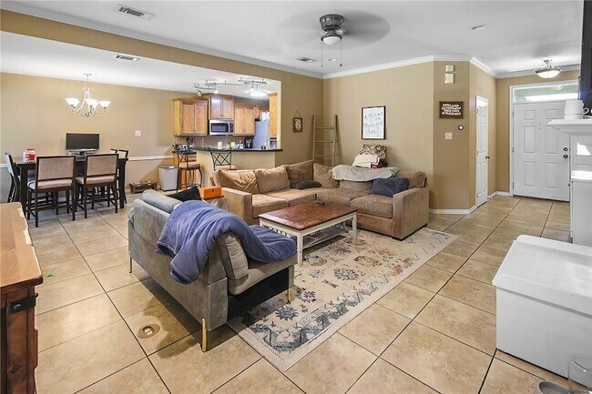 Foto del edificio - 335 Robelmont Dr