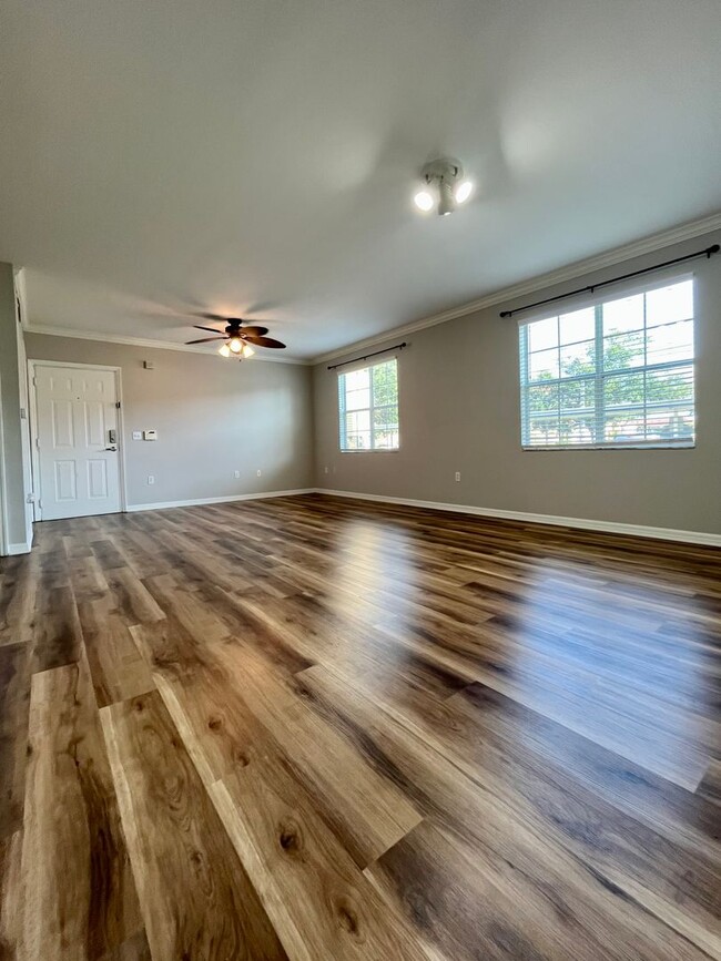 Foto del edificio - Spacious 2/2 unit becoming available July ...