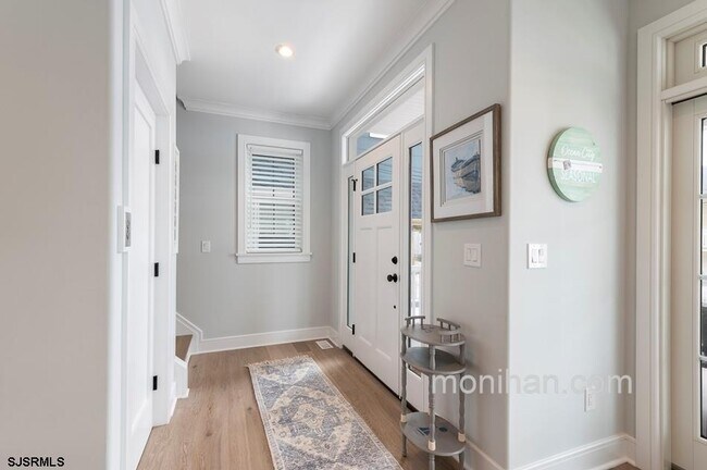 Building Photo - 867 Delancey Pl