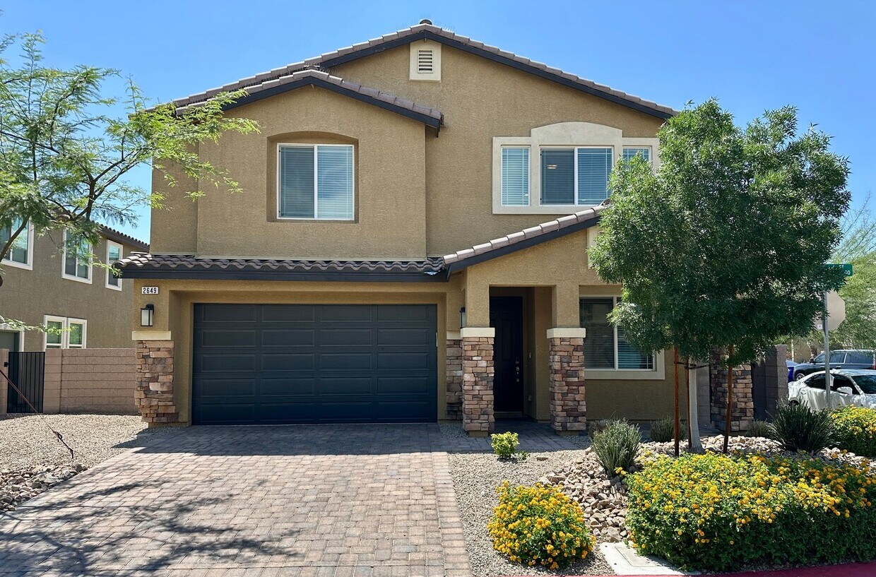 Primary Photo - 2649 Crystal Quartz St