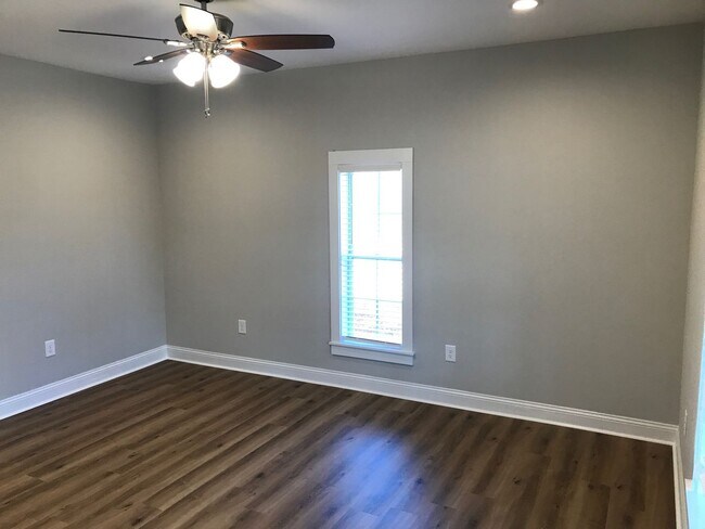 Building Photo - Newly Renovated Home in Oconee County