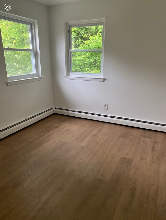 Foto del edificio - 835 Garrett Ln