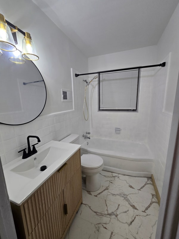 Building Photo - 4352 Ridgewood Cir