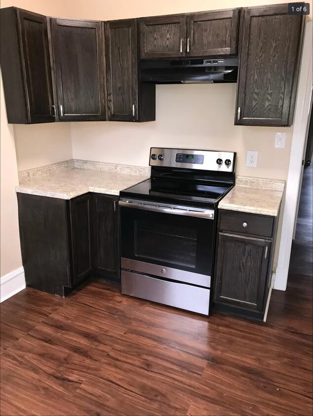 Foto principal - 3033 W Cary St